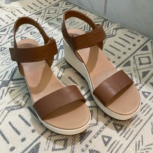 Sorel Women's Cameron Slingback Wedge Sandals Brown and cream size 10